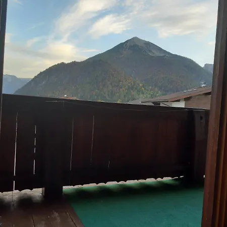 Haus Bergfrieden 아파트